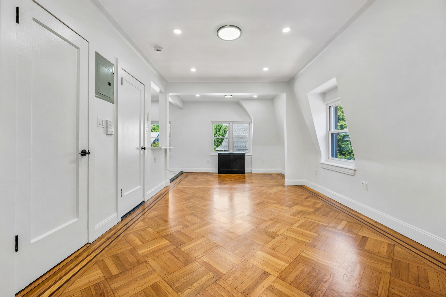 594 ARGYLE Road 3