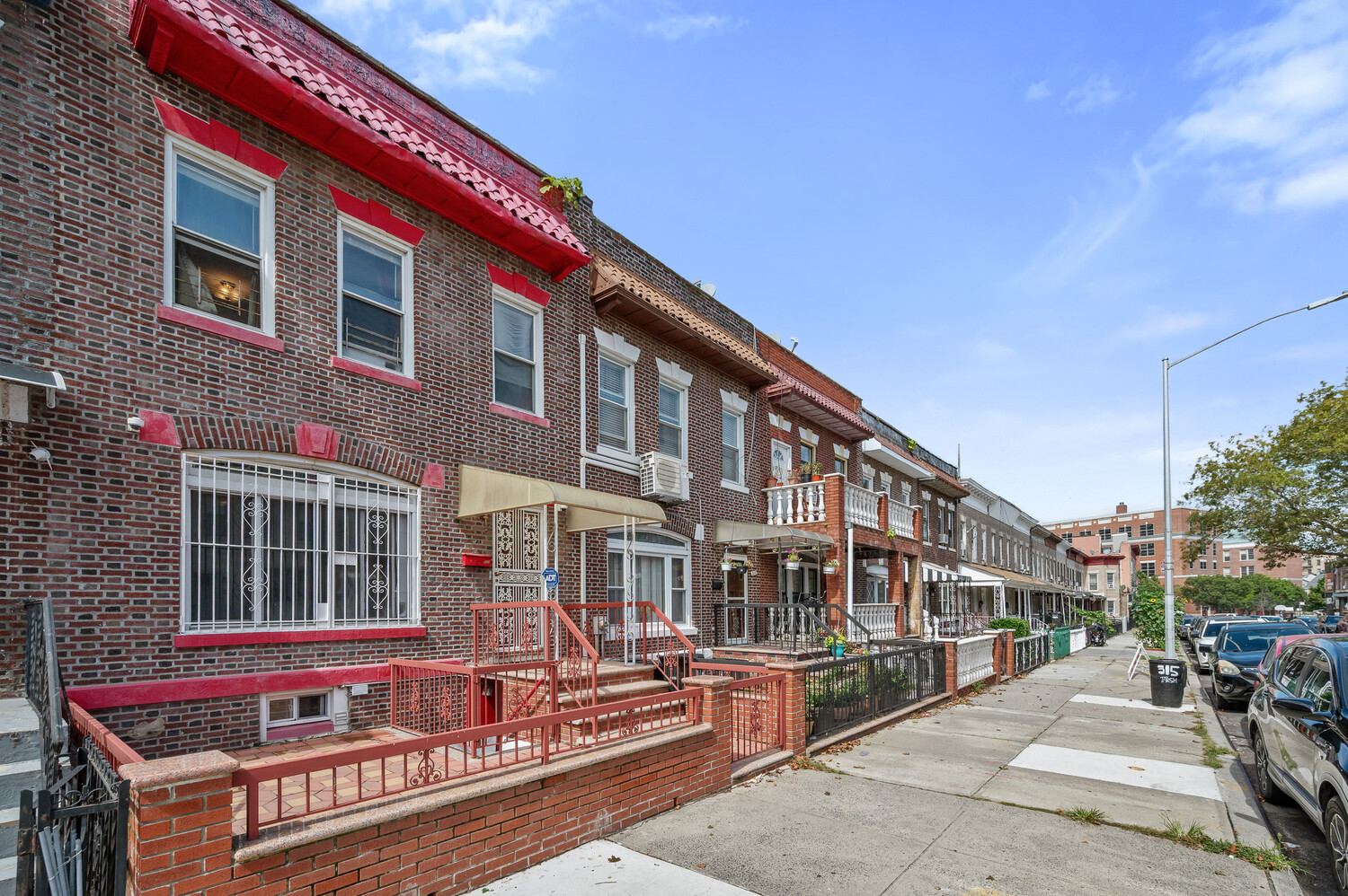 309 PARKVILLE Avenue
