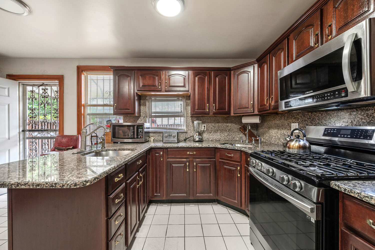 309 PARKVILLE Avenue