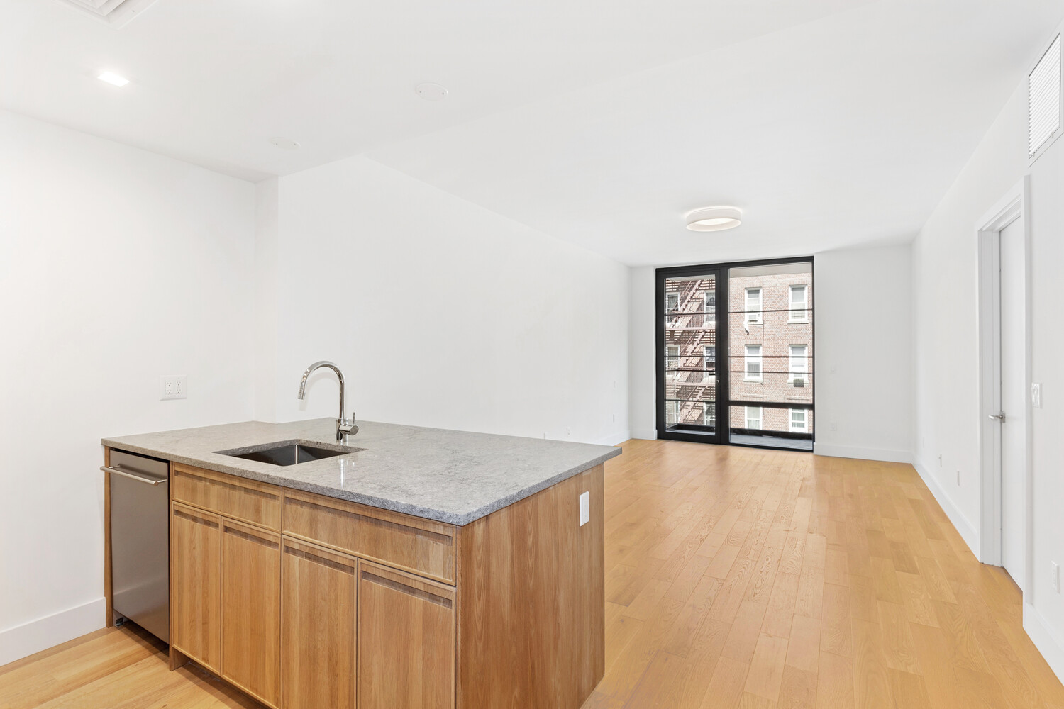 264 WEBSTER Avenue 408
