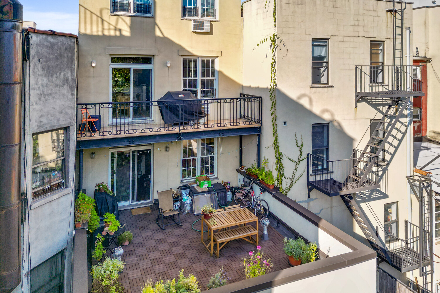 130 DE GRAW Street