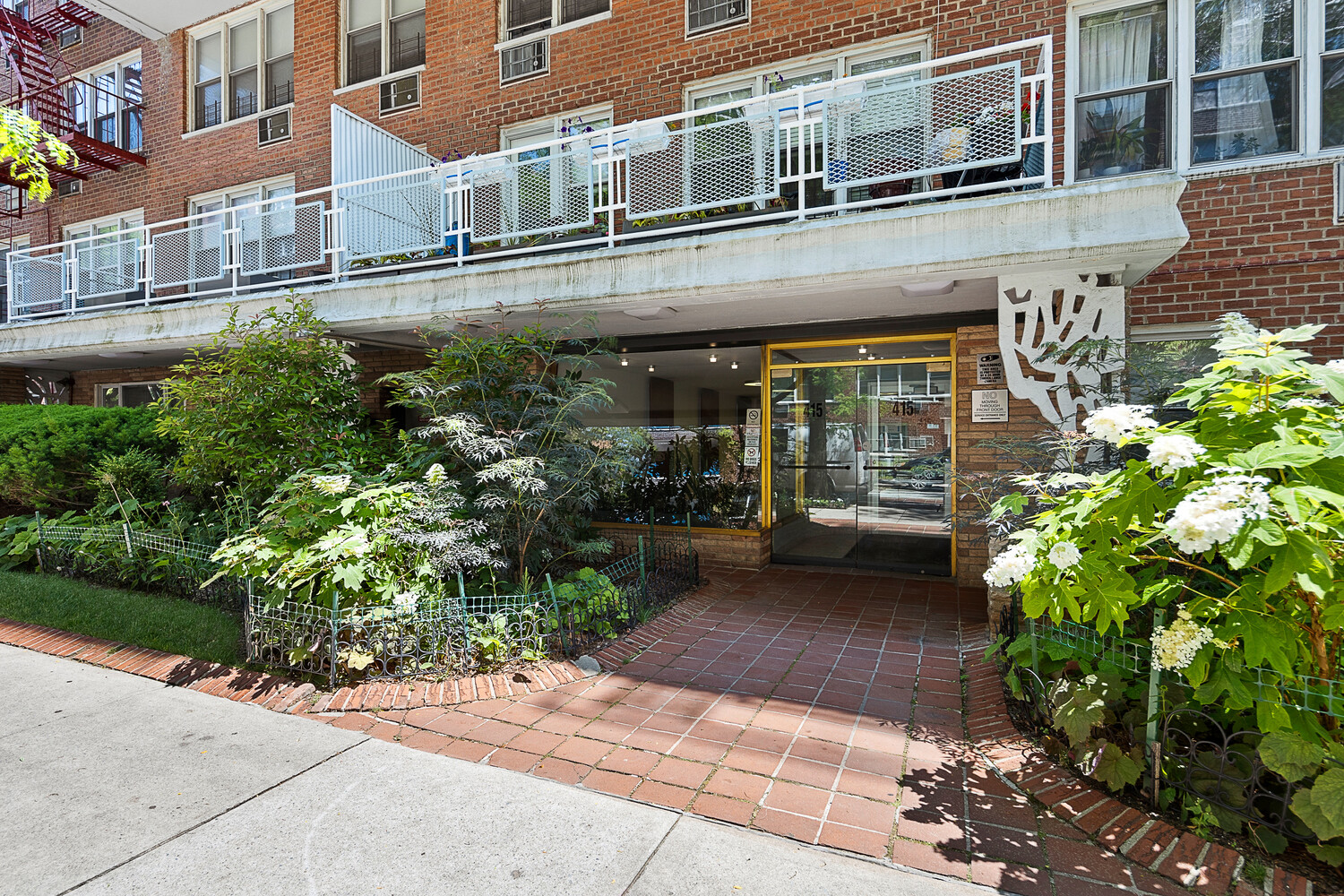 415 ARGYLE Road 4W
