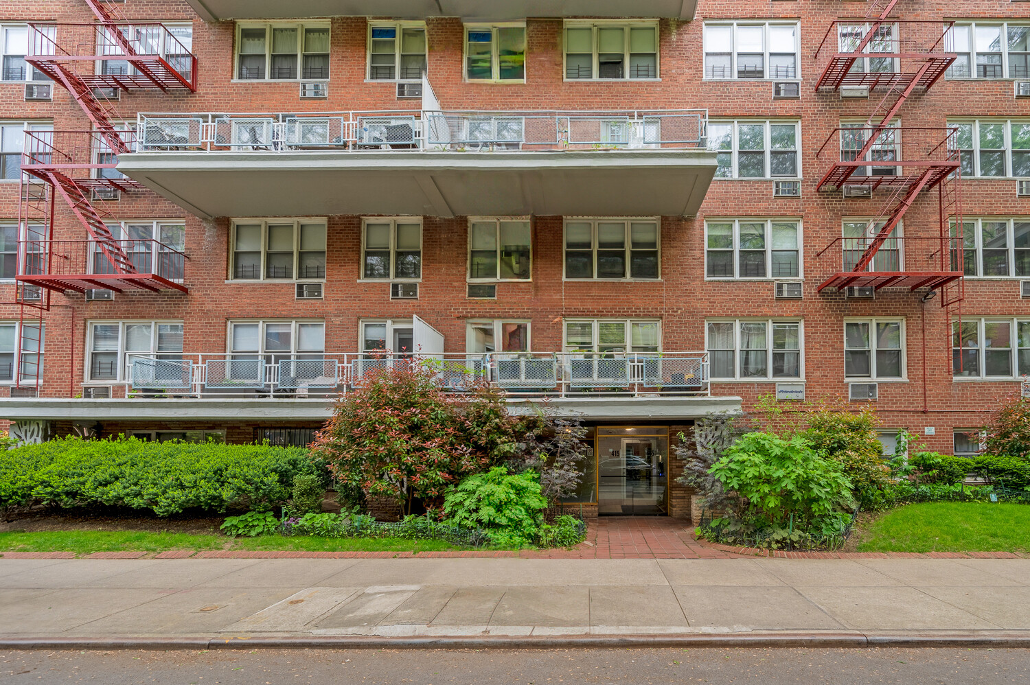 415 ARGYLE Road 4W