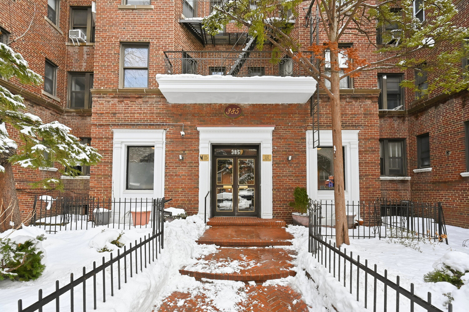 385 ARGYLE Road 2G