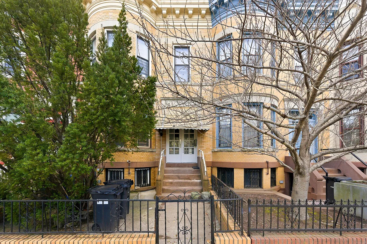 308 E 8TH Street 1