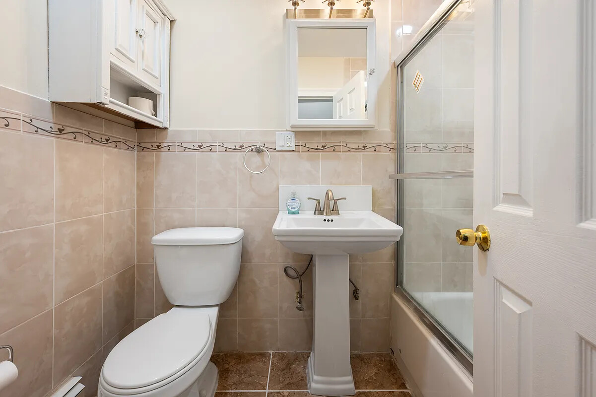 308 E 8TH Street 1