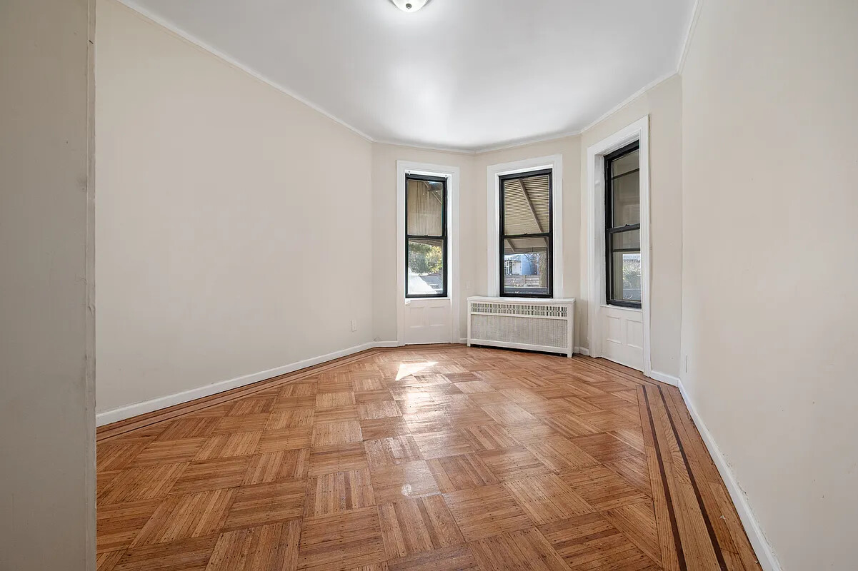 308 E 8TH Street 1