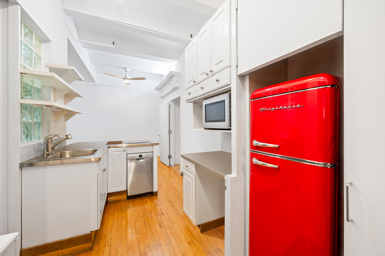 439 LAFAYETTE Street 3