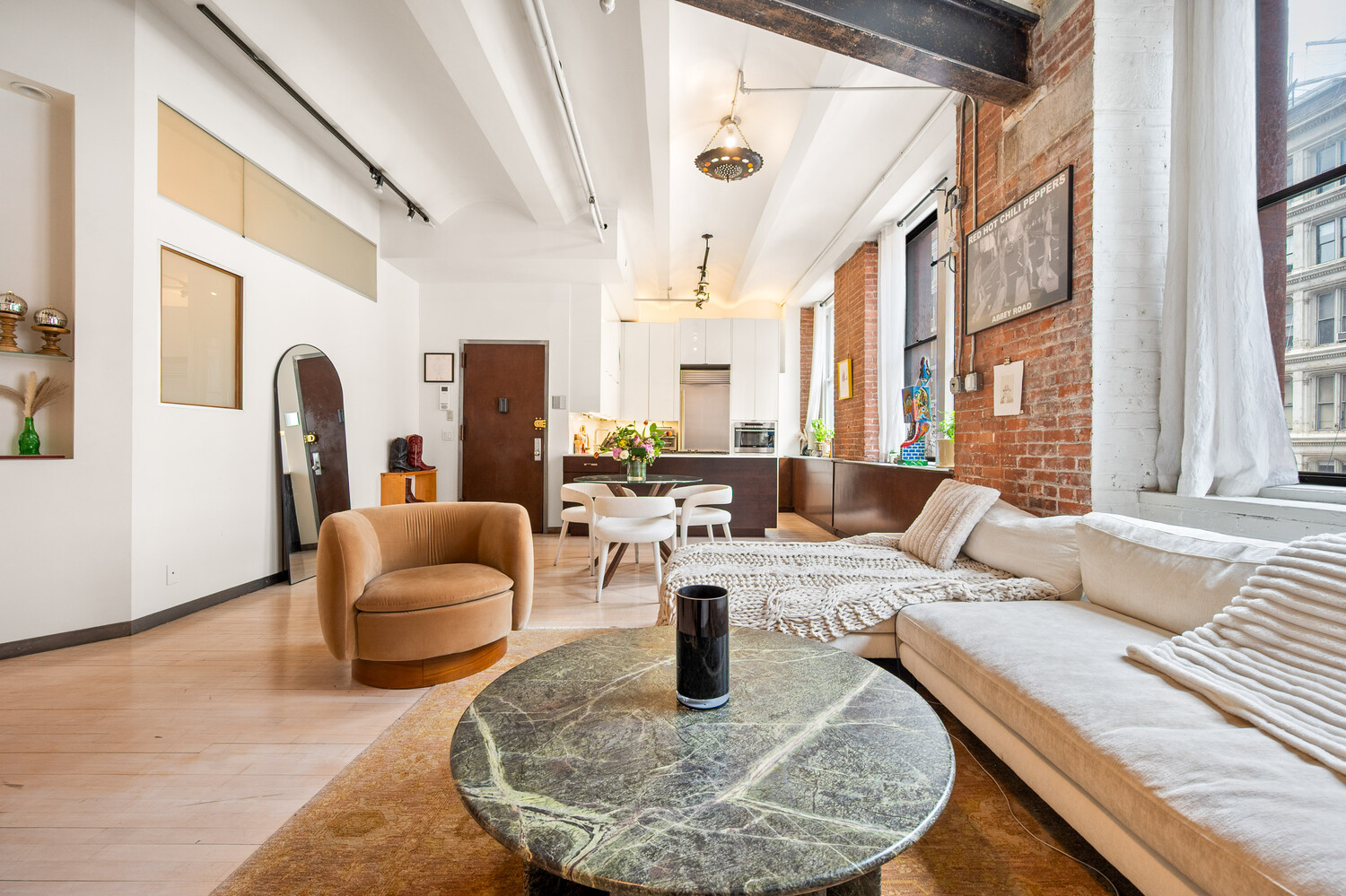 439 LAFAYETTE Street 3