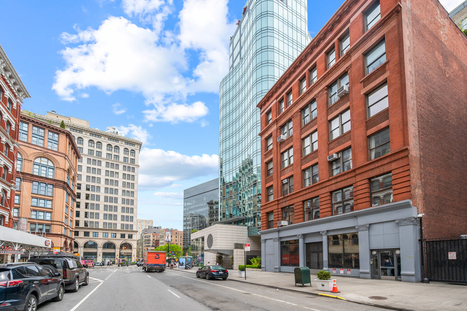 439 LAFAYETTE Street 3