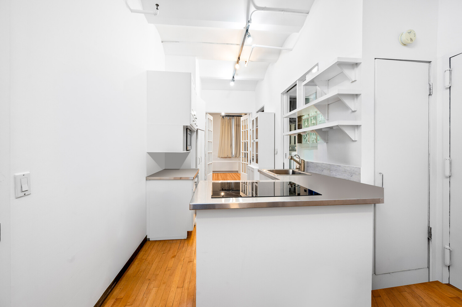 439 LAFAYETTE Street 3