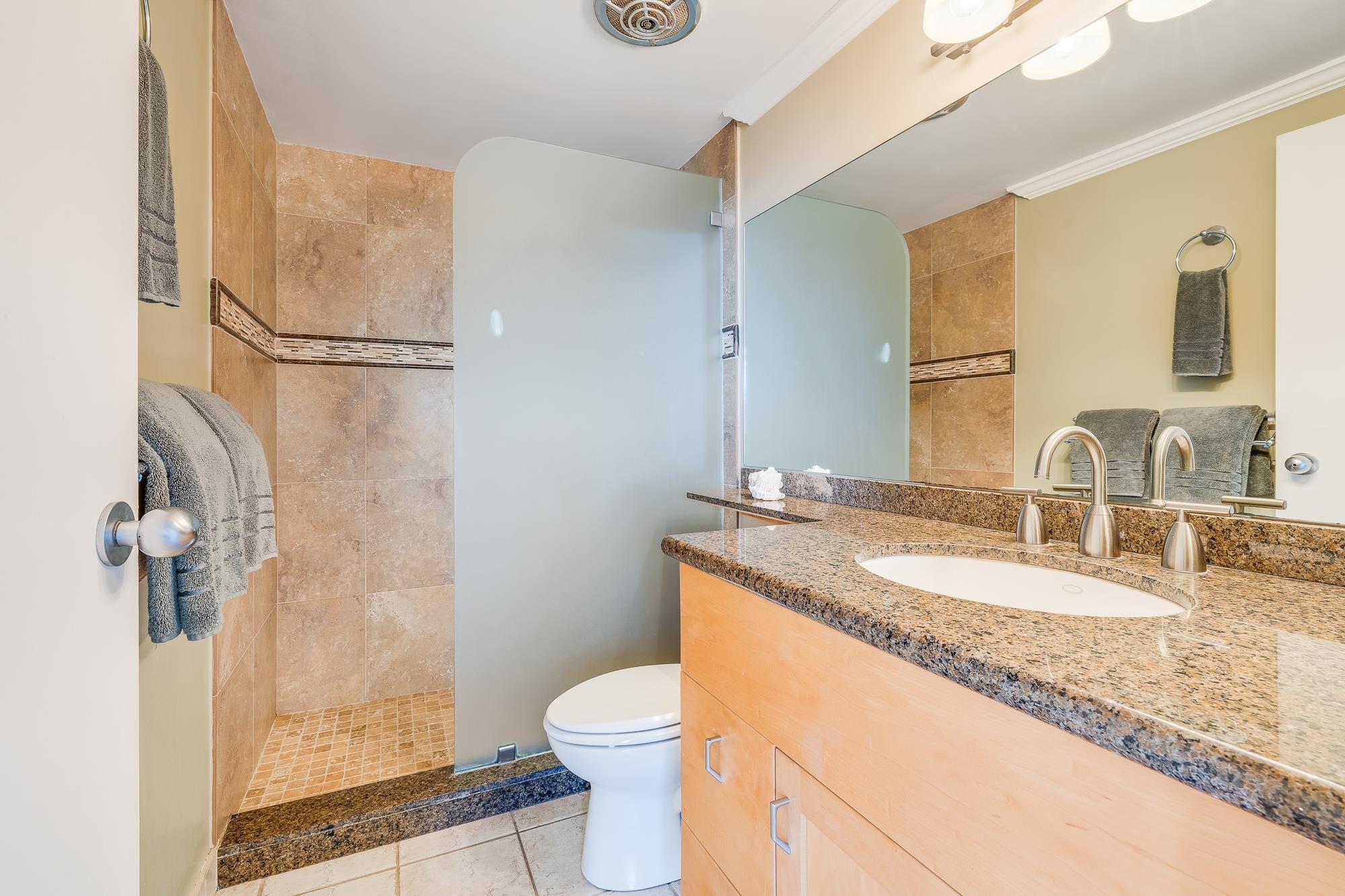 49 W LIPOA St Unit: 103