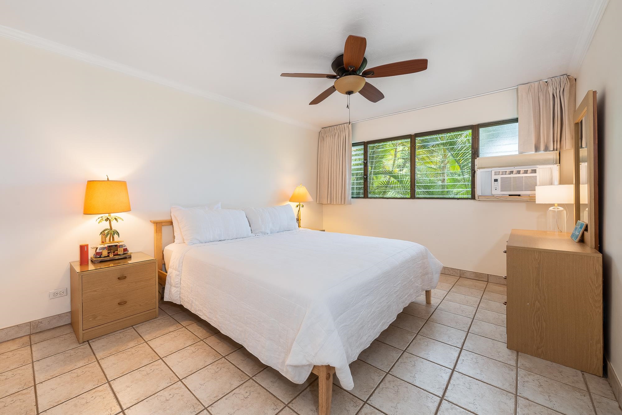 49 W LIPOA St Unit: 103