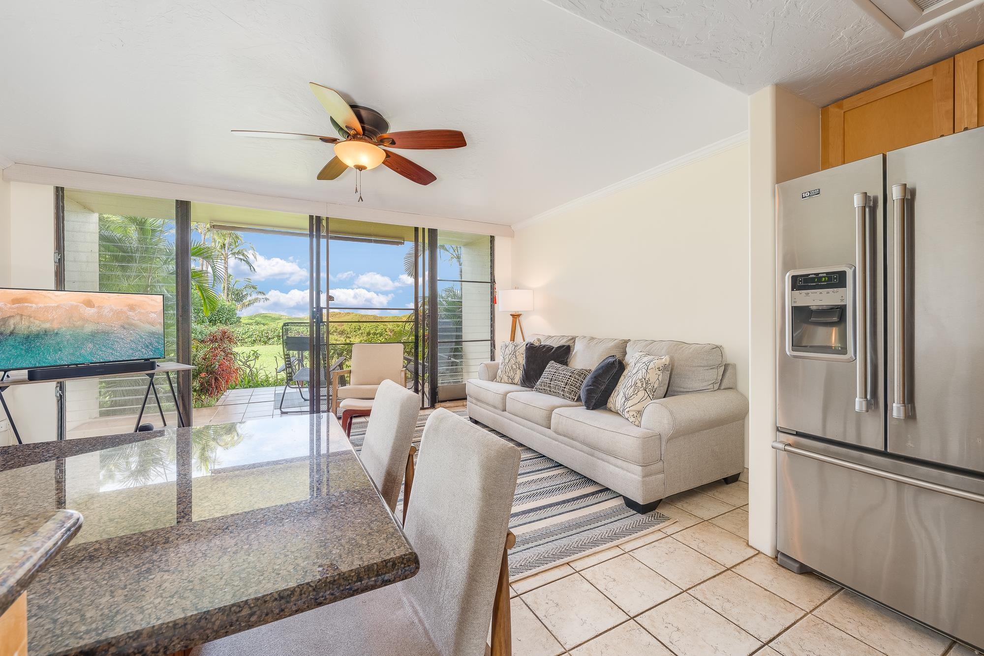 49 W LIPOA St Unit: 103