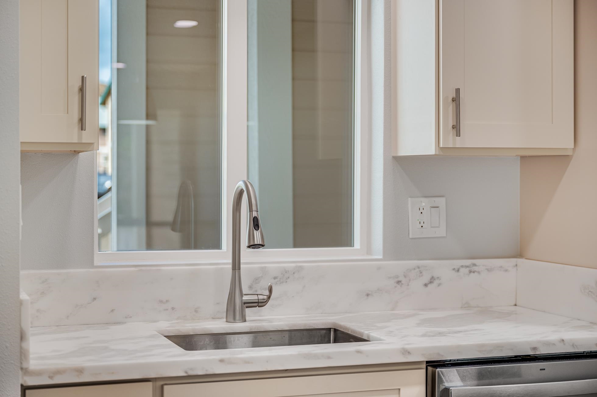 91 Kopi Ln Unit: 1-103