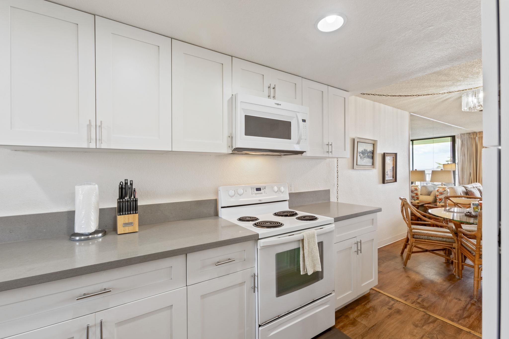 100 HAUOLI St Unit: 303