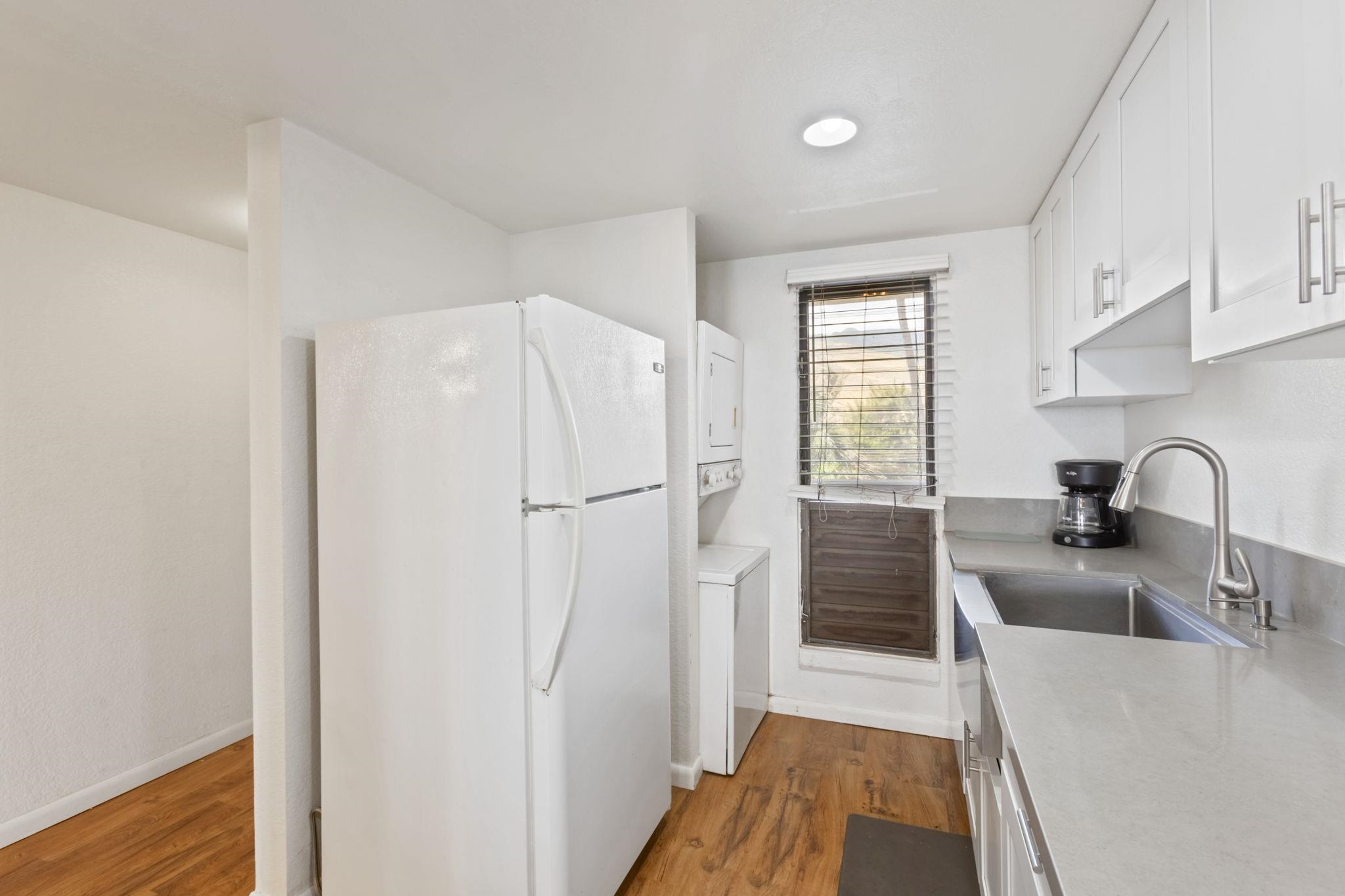 100 HAUOLI St Unit: 303