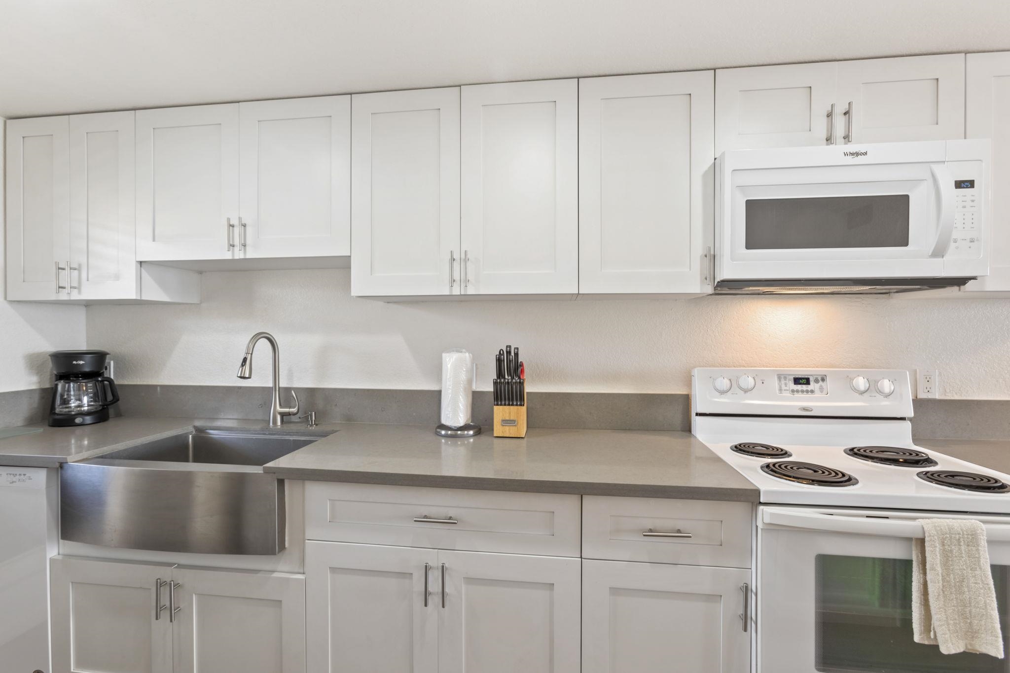 100 HAUOLI St Unit: 303