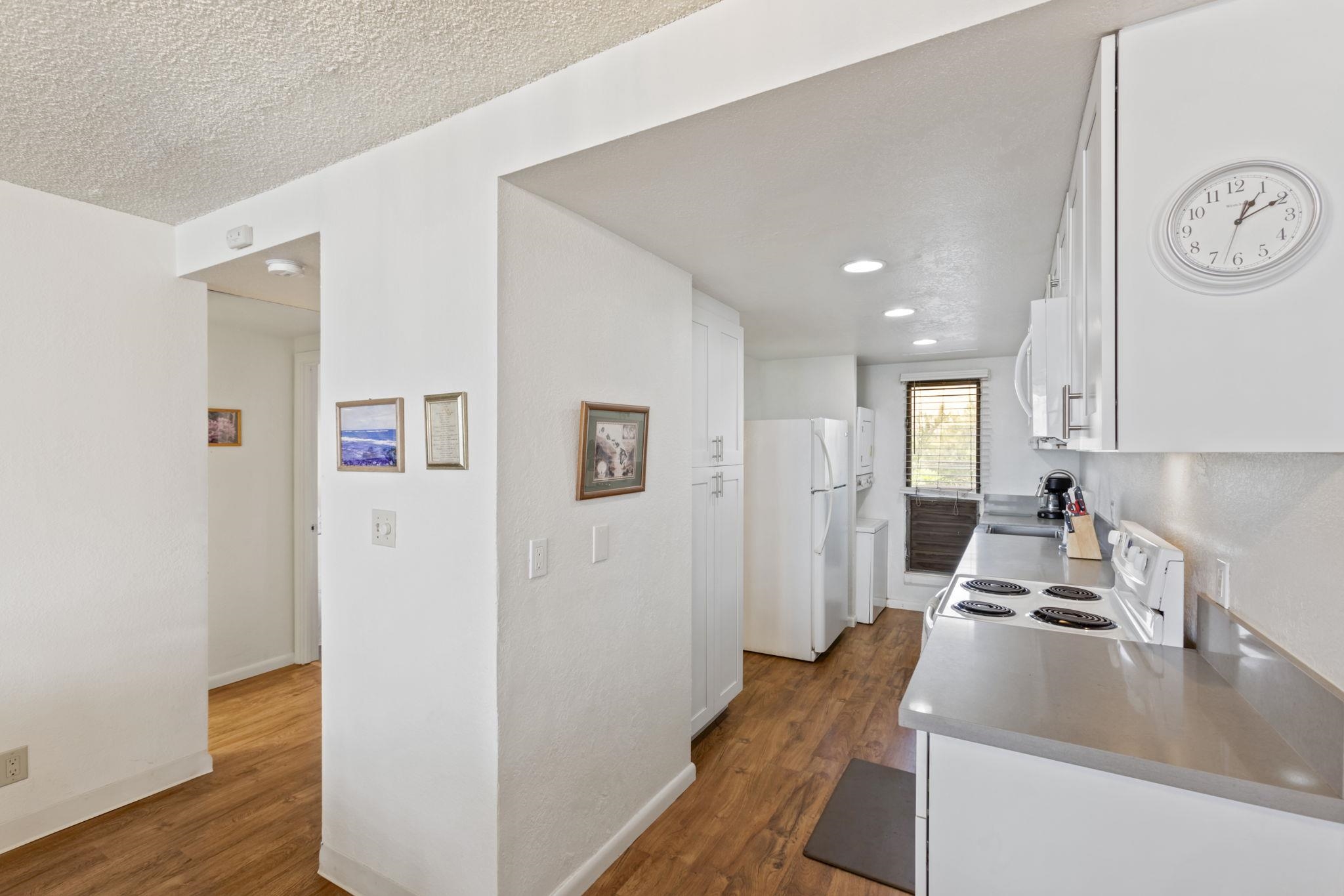 100 HAUOLI St Unit: 303