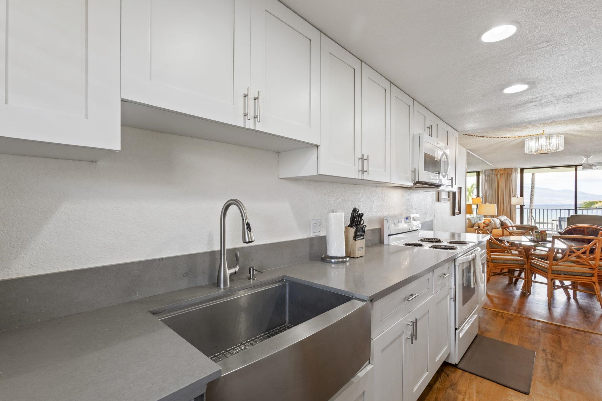 100 HAUOLI St Unit: 303