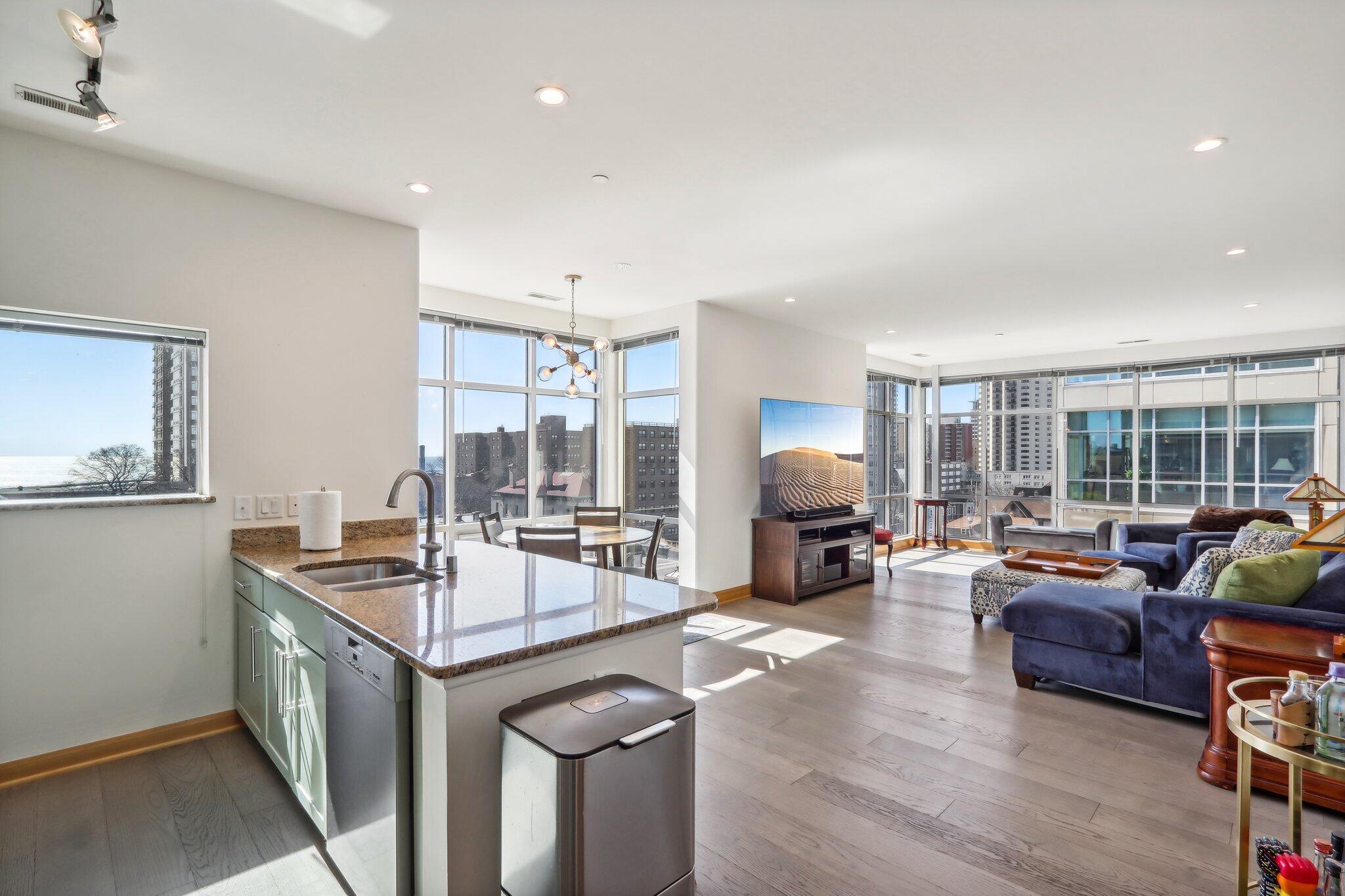 1550 E Royall Pl Unit: 613