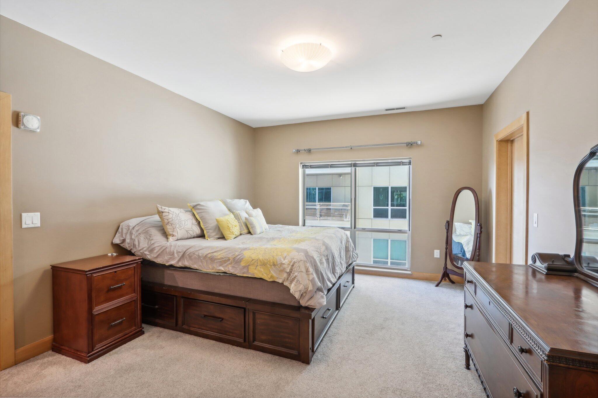 1550 E Royall Pl Unit: 613