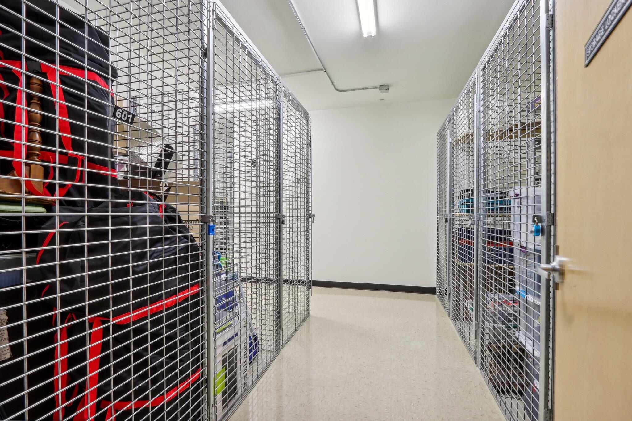 1550 E Royall Pl Unit: 613