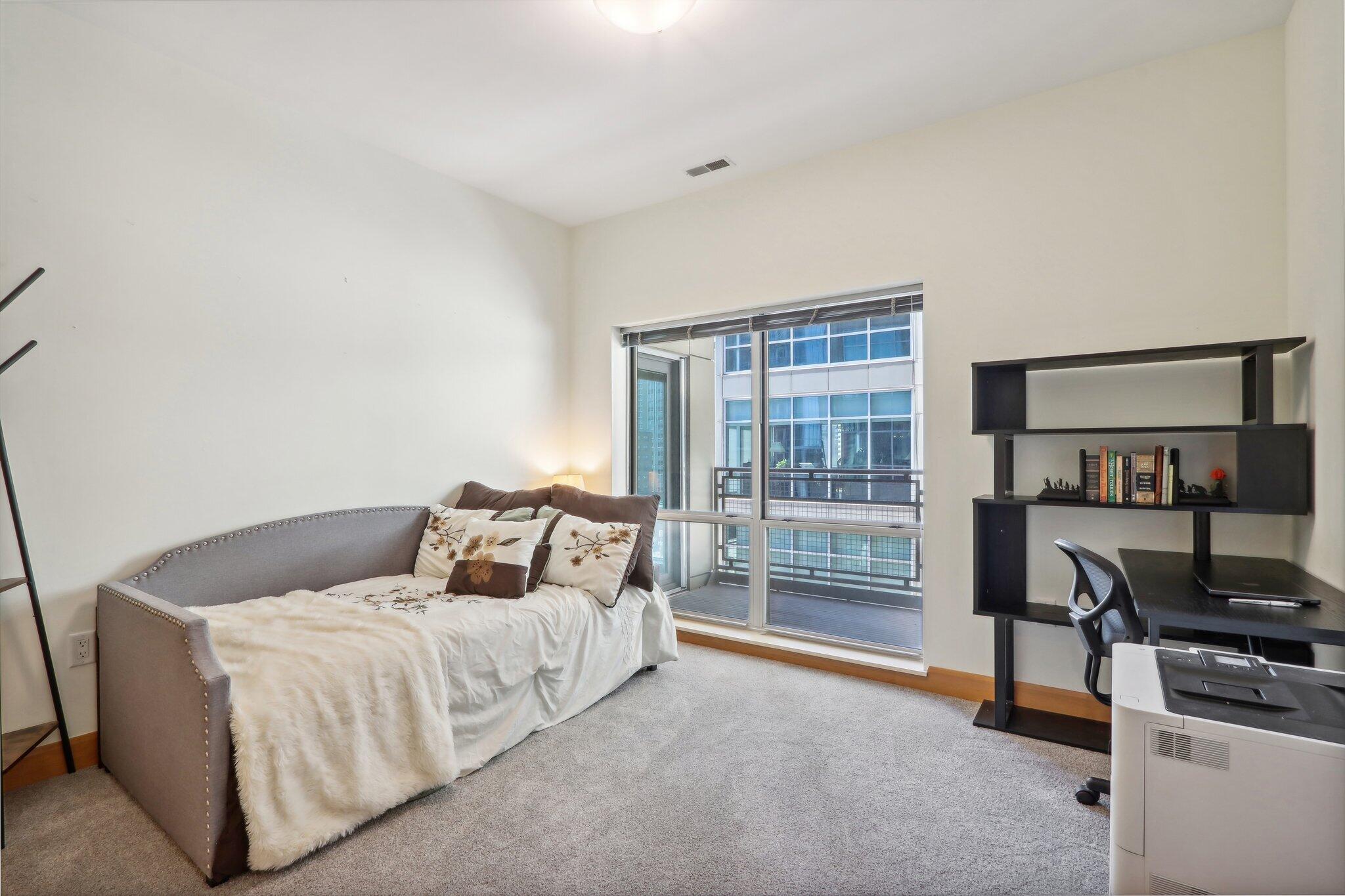 1550 E Royall Pl Unit: 613