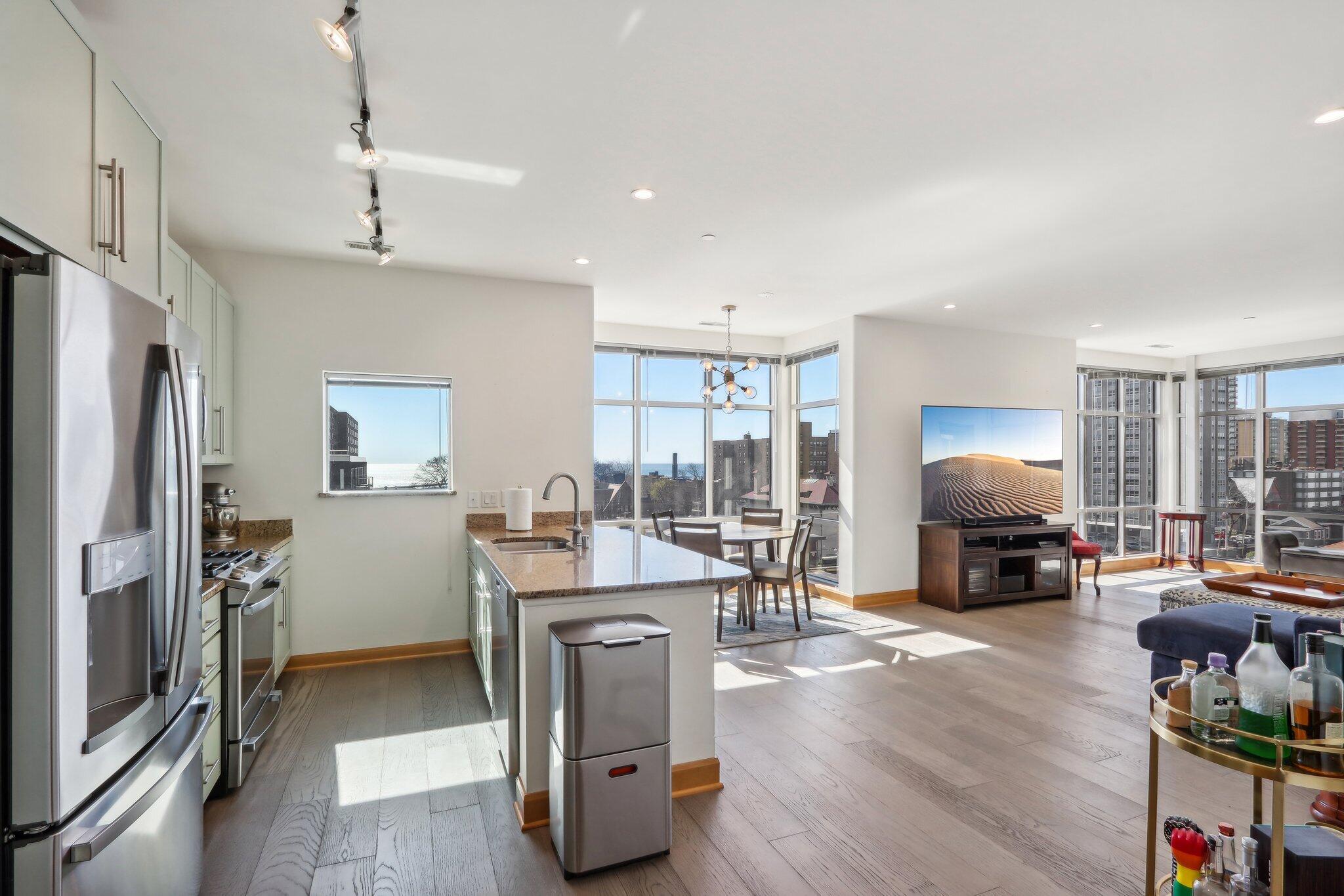1550 E Royall Pl Unit: 613