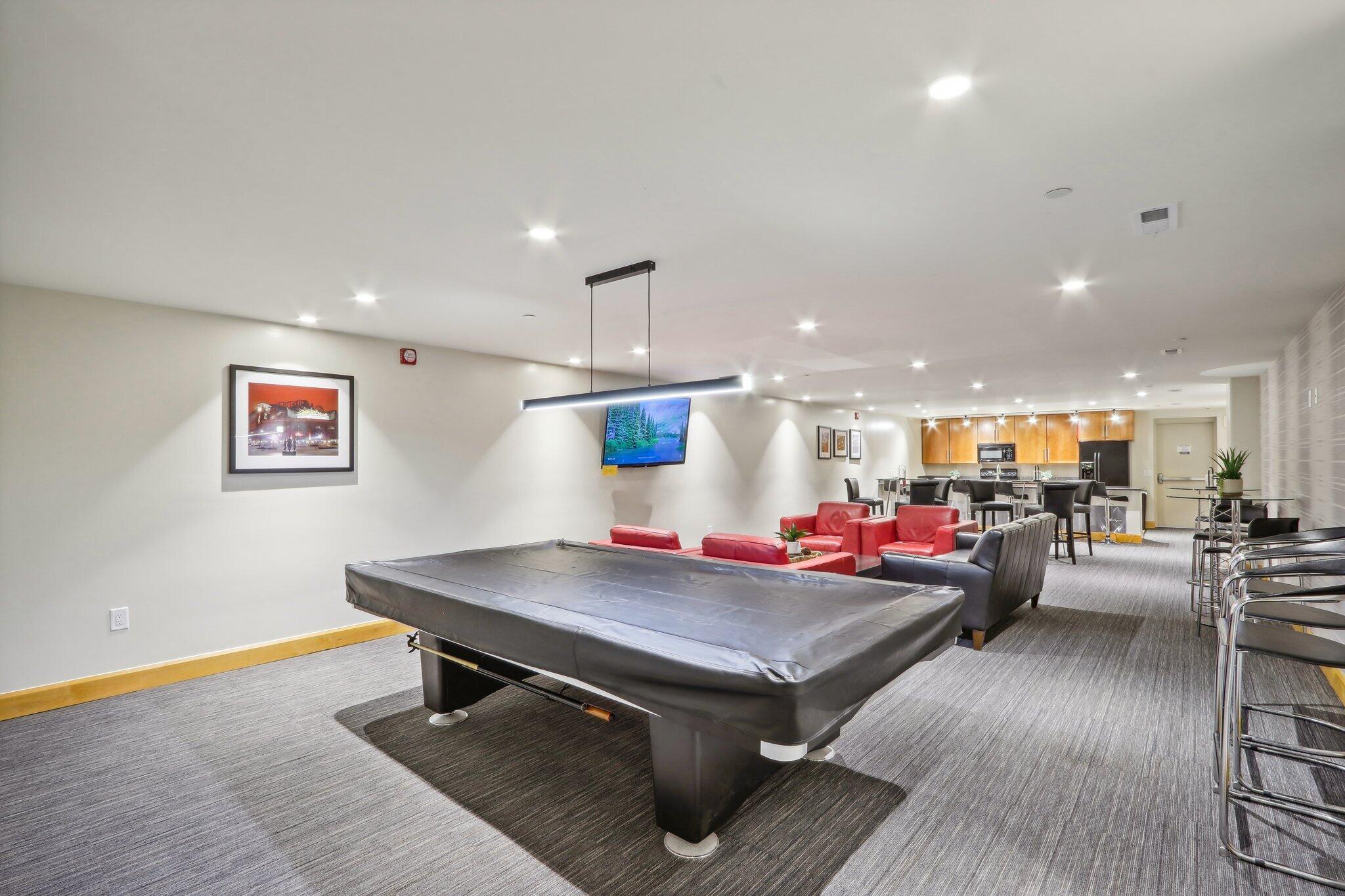 1550 E Royall Pl Unit: 613