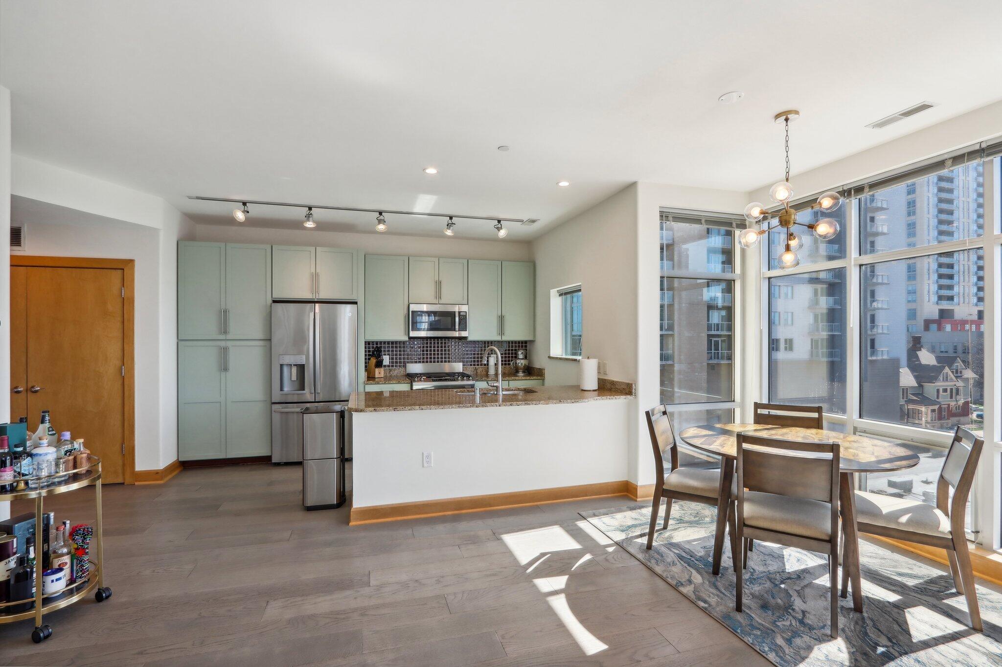 1550 E Royall Pl Unit: 613