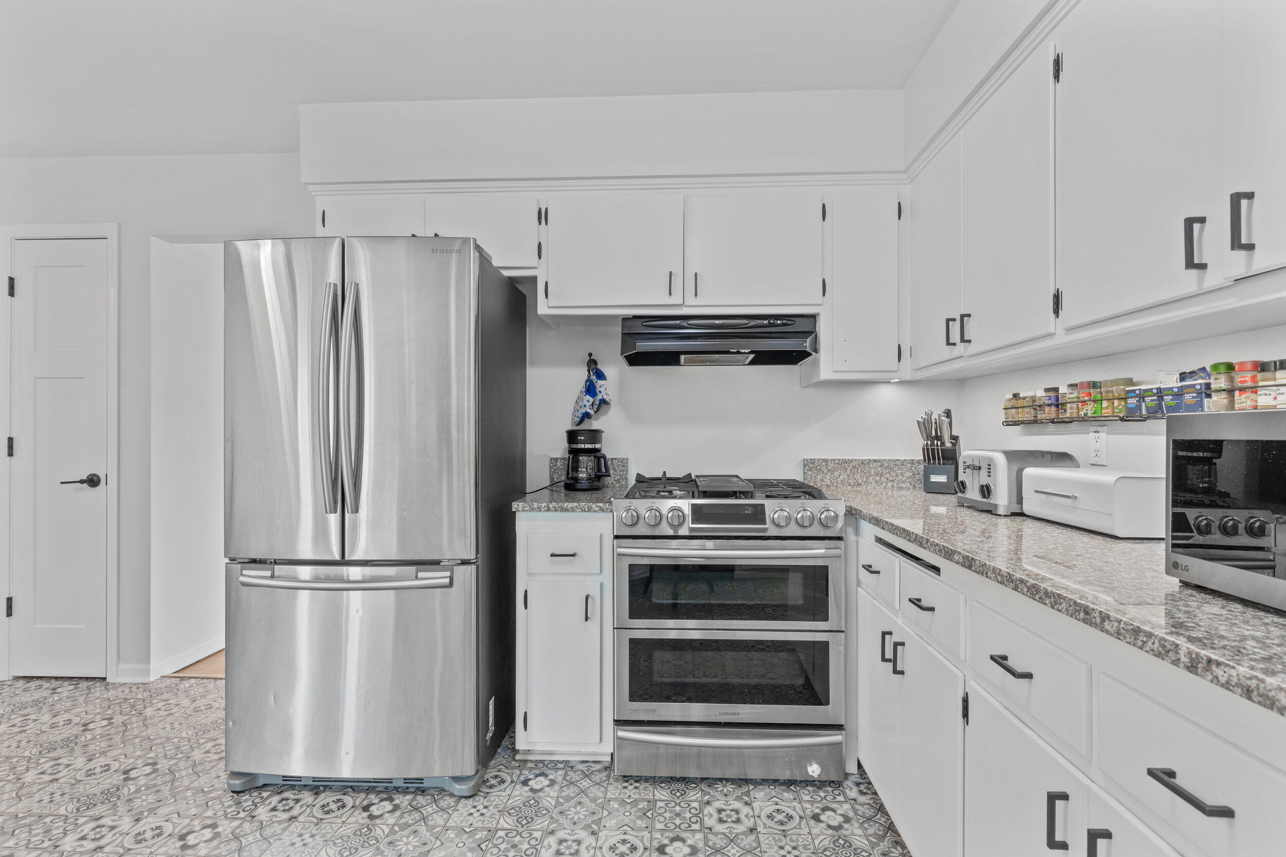 800 Berkeley Dr