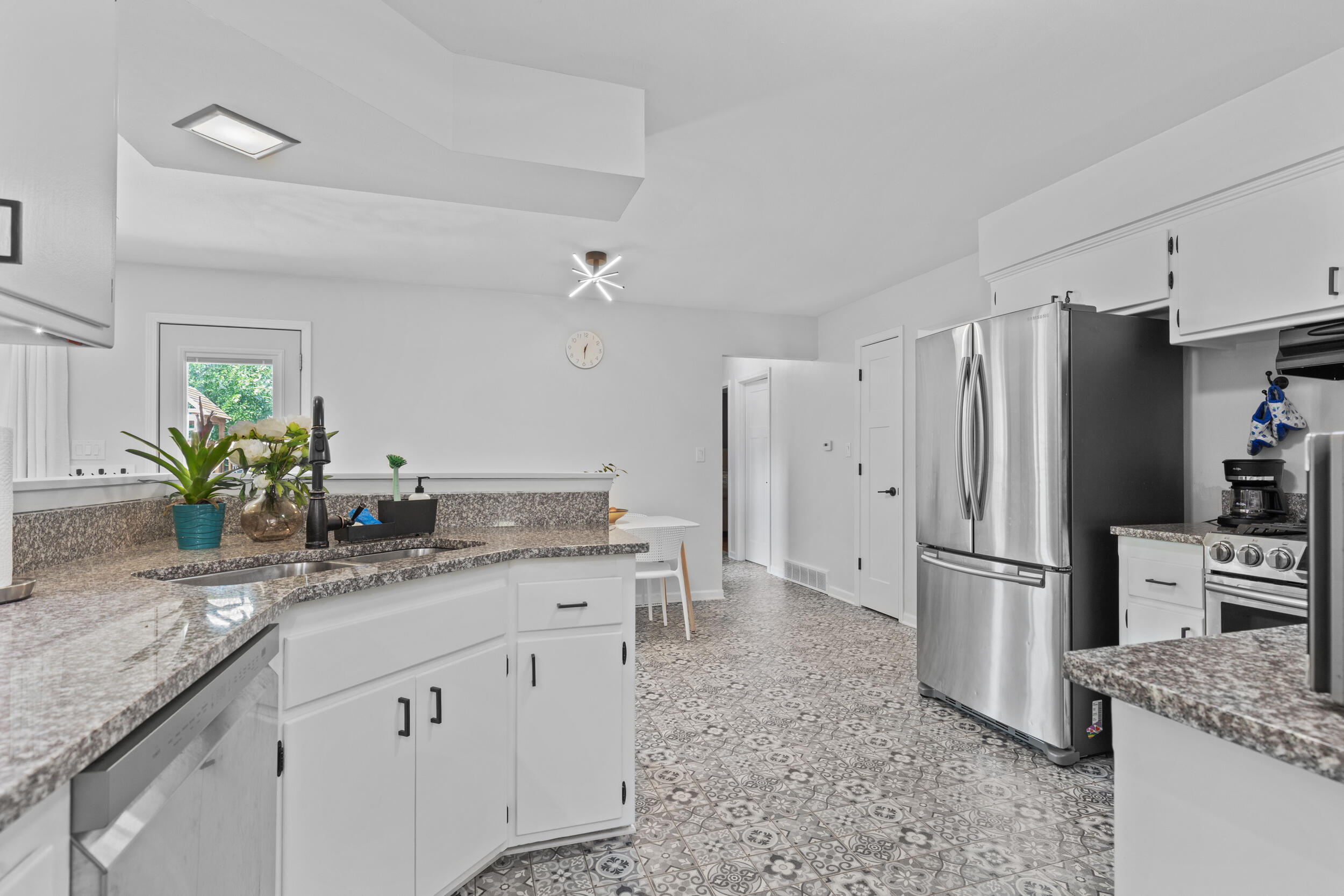800 Berkeley Dr
