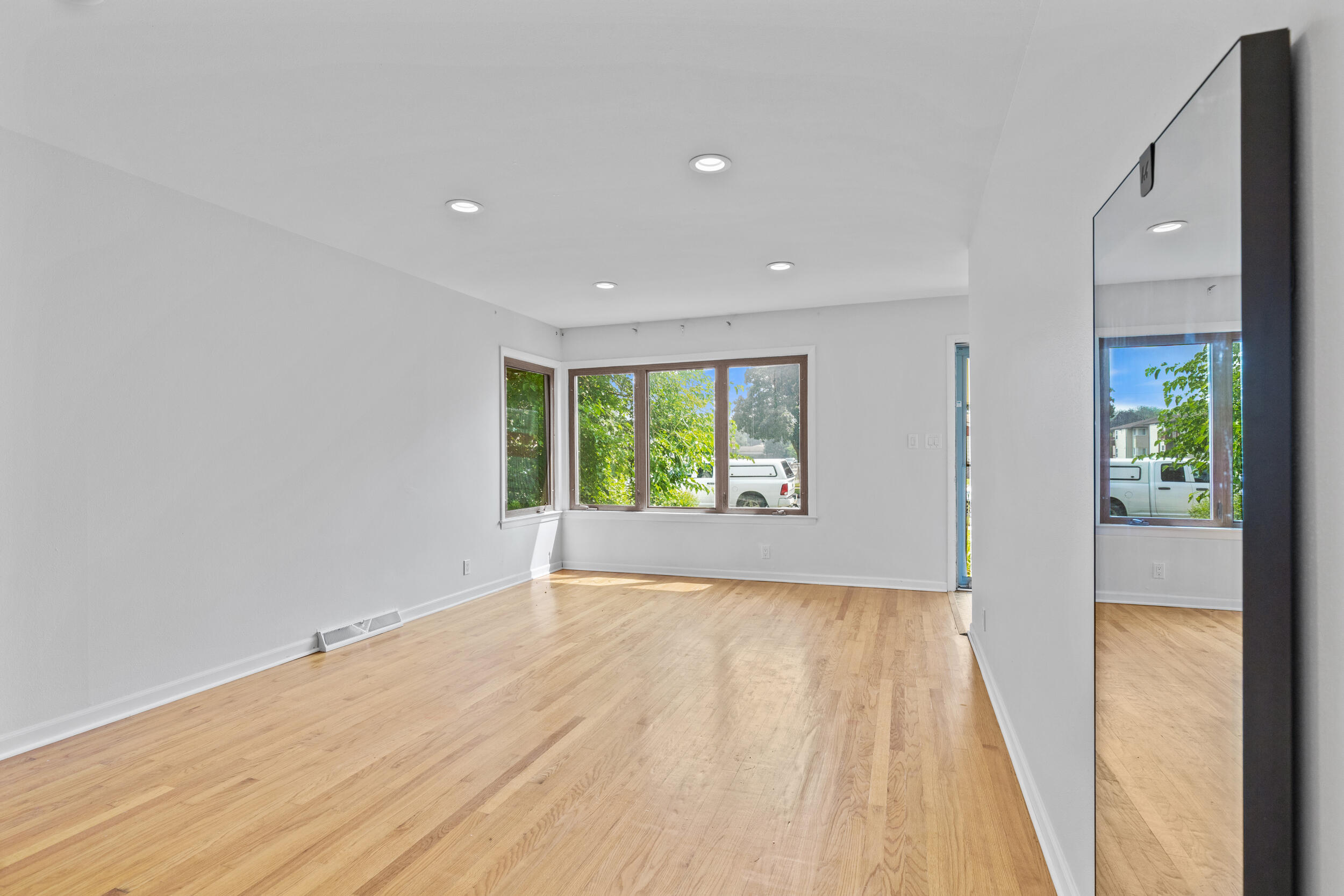 800 Berkeley Dr