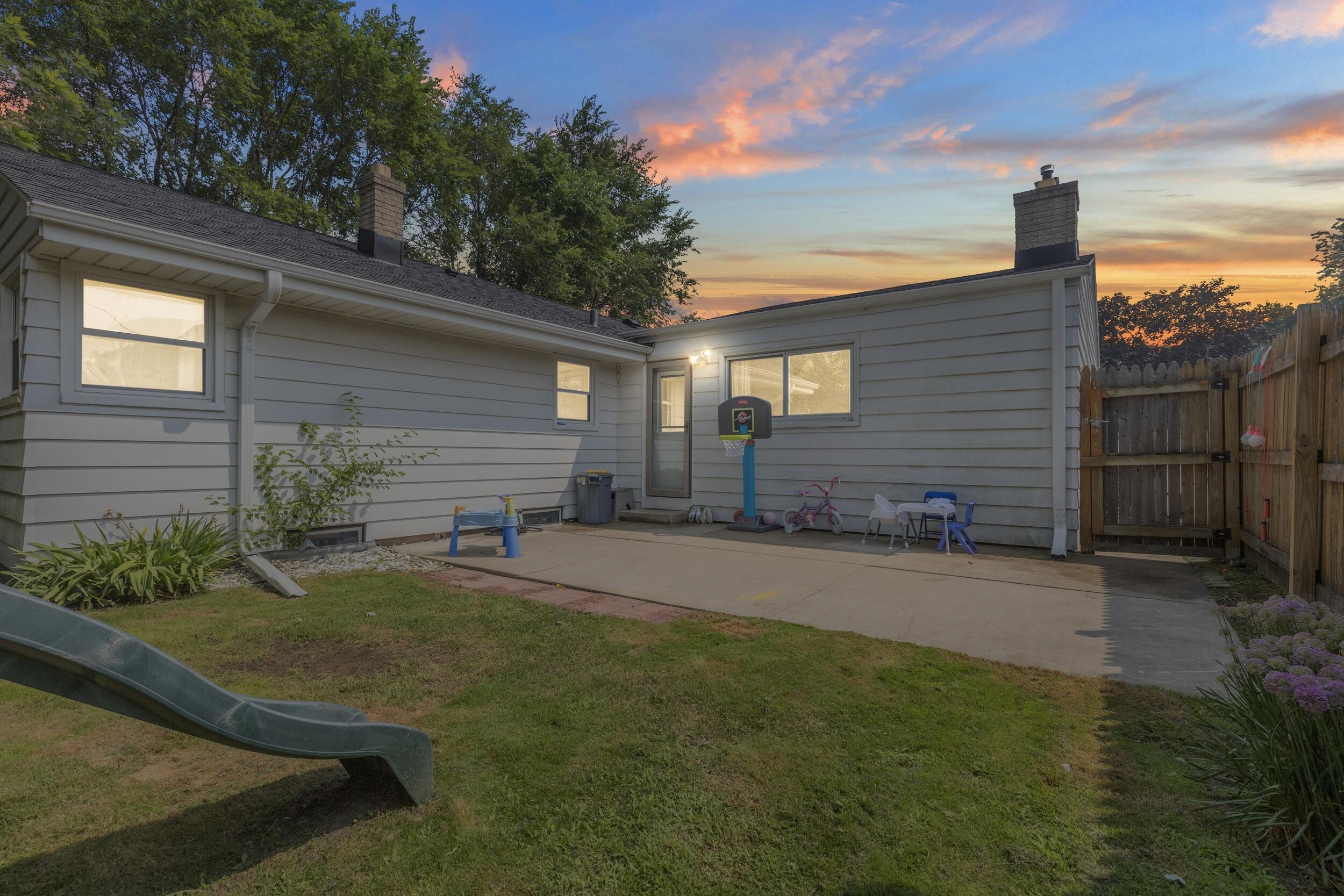 800 Berkeley Dr