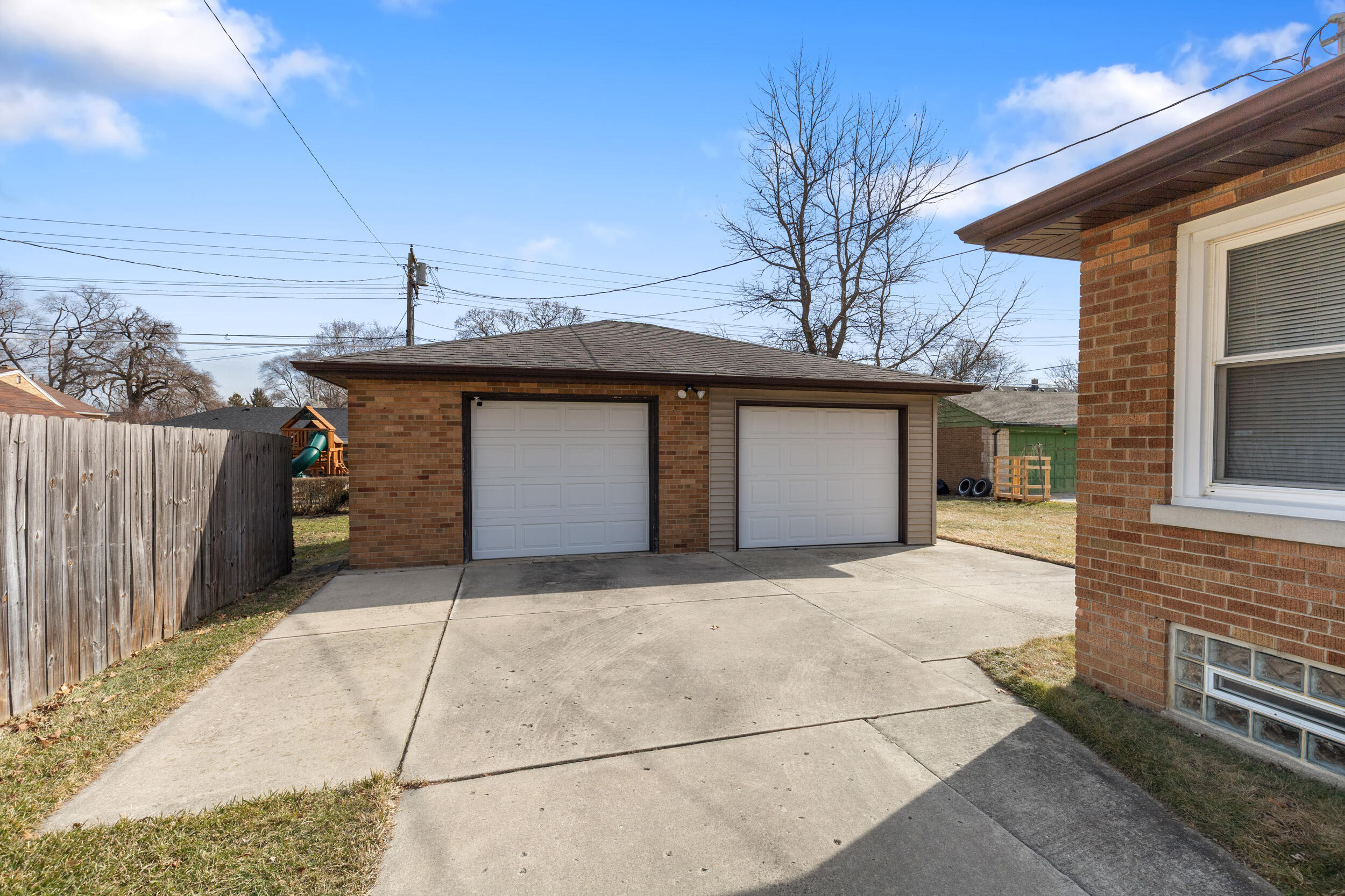 7525 6th Ave