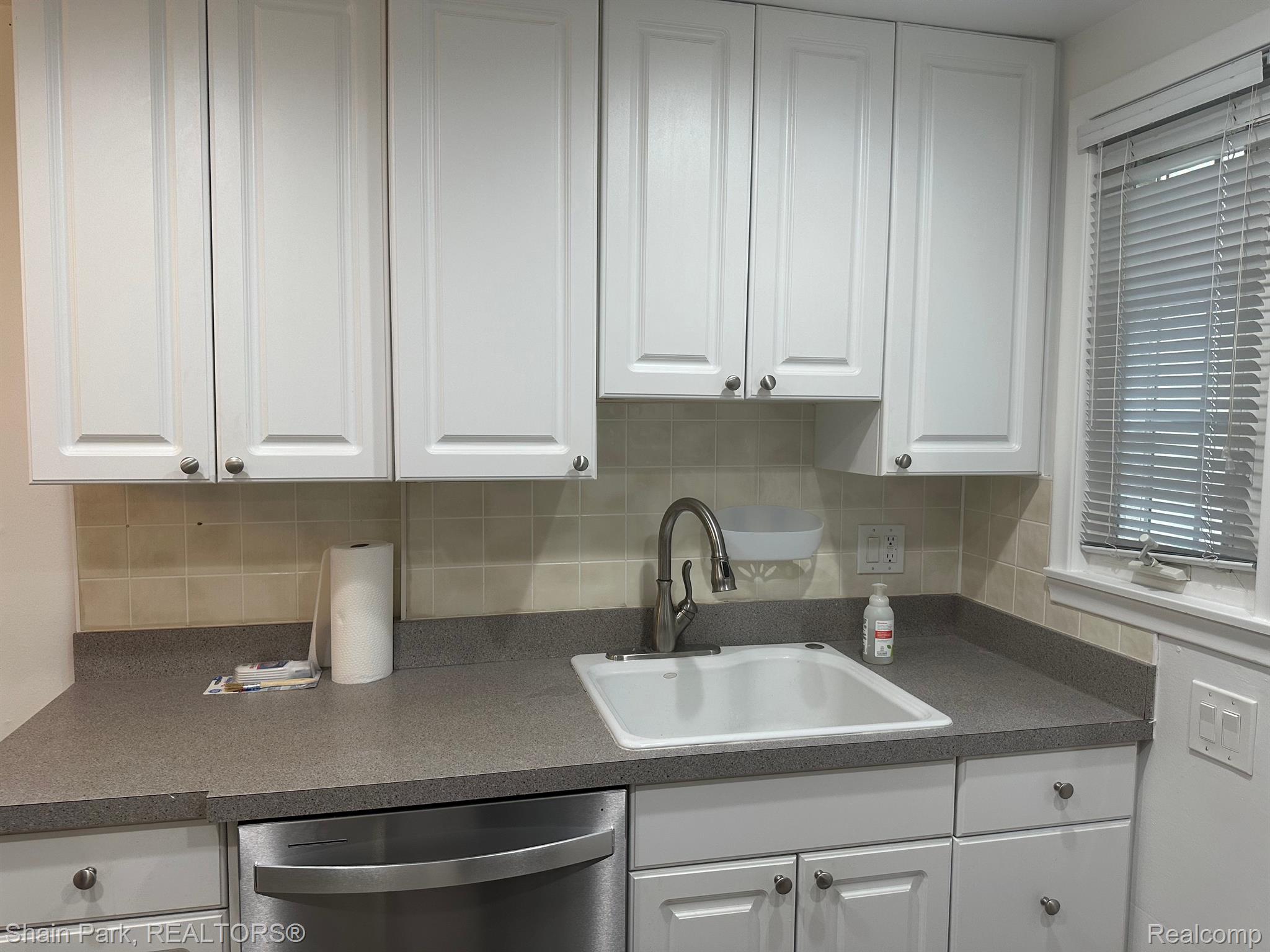 1668 GRAEFIELD Road 64