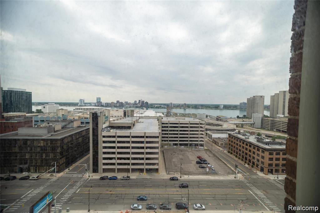 525 W Lafayette Boulevard 16E