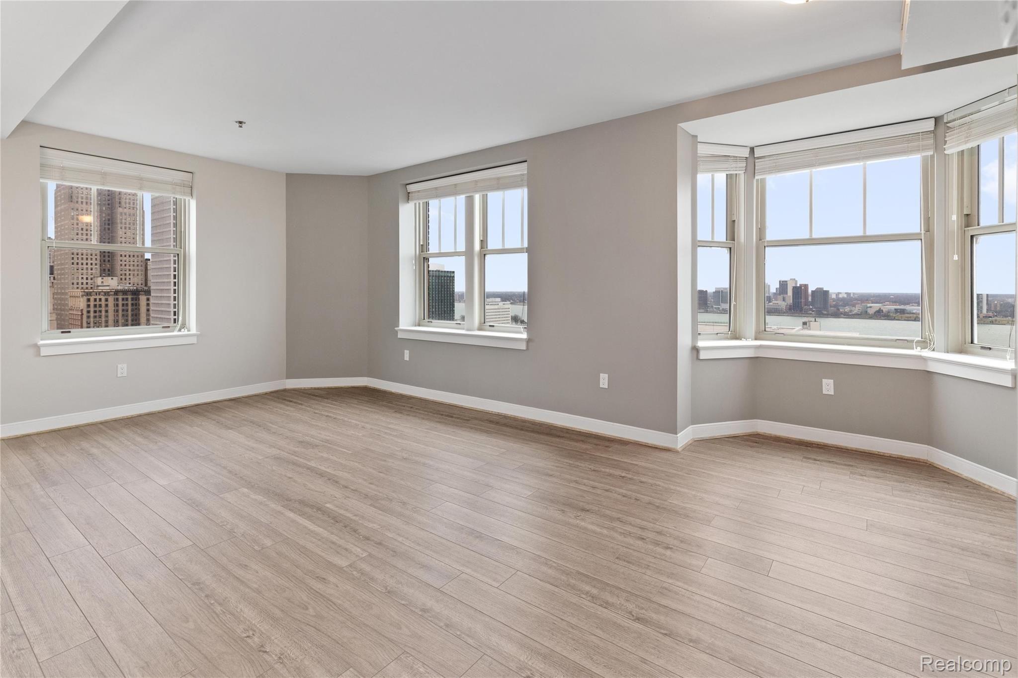 525 W Lafayette Boulevard 16E