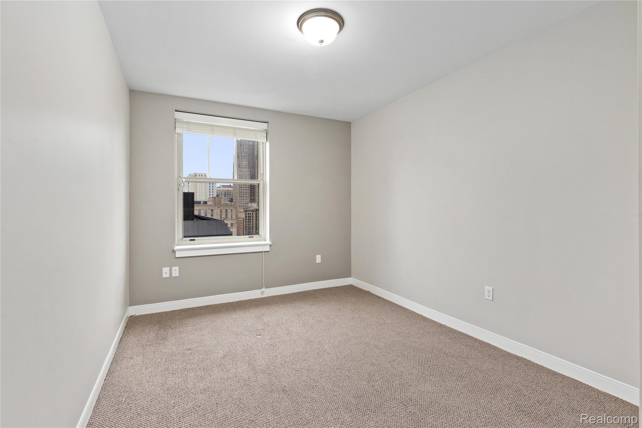 525 W Lafayette Boulevard 16E
