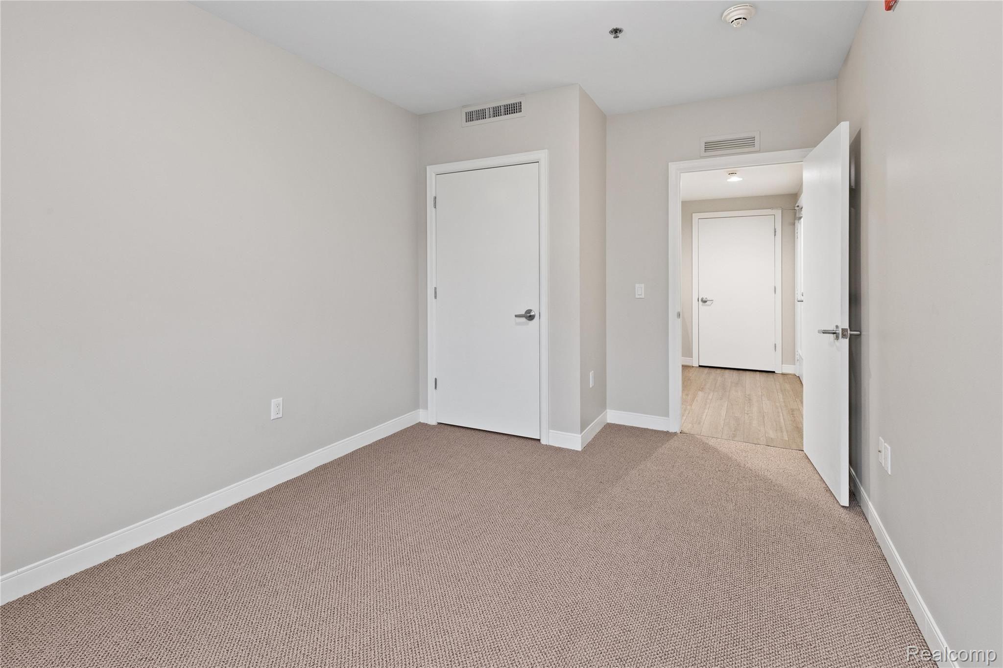 525 W Lafayette Boulevard 16E