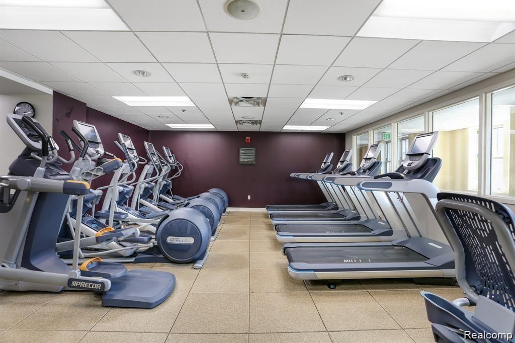 525 W Lafayette Boulevard 16E