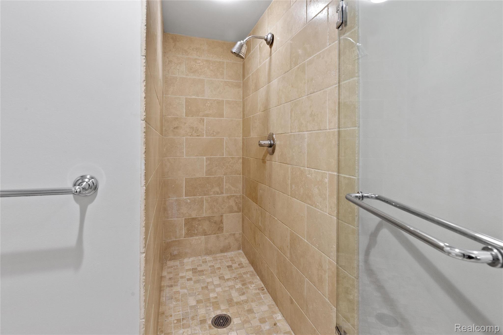 525 W Lafayette Boulevard 16E