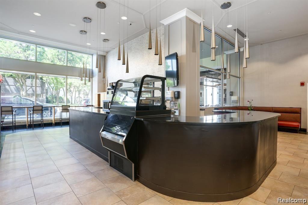 525 W Lafayette Boulevard 16E