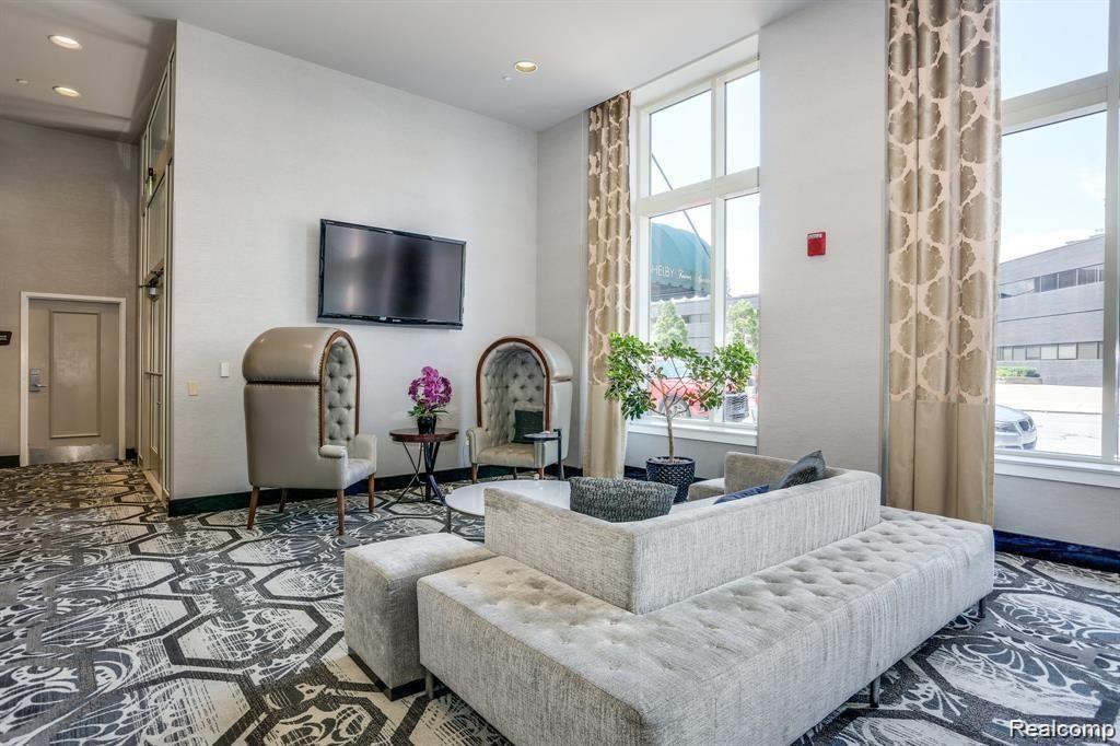 525 W Lafayette Boulevard 16E