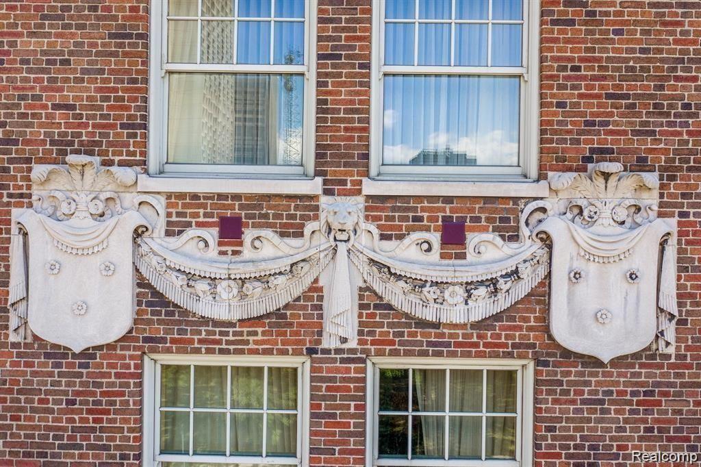 525 W Lafayette Boulevard 16E