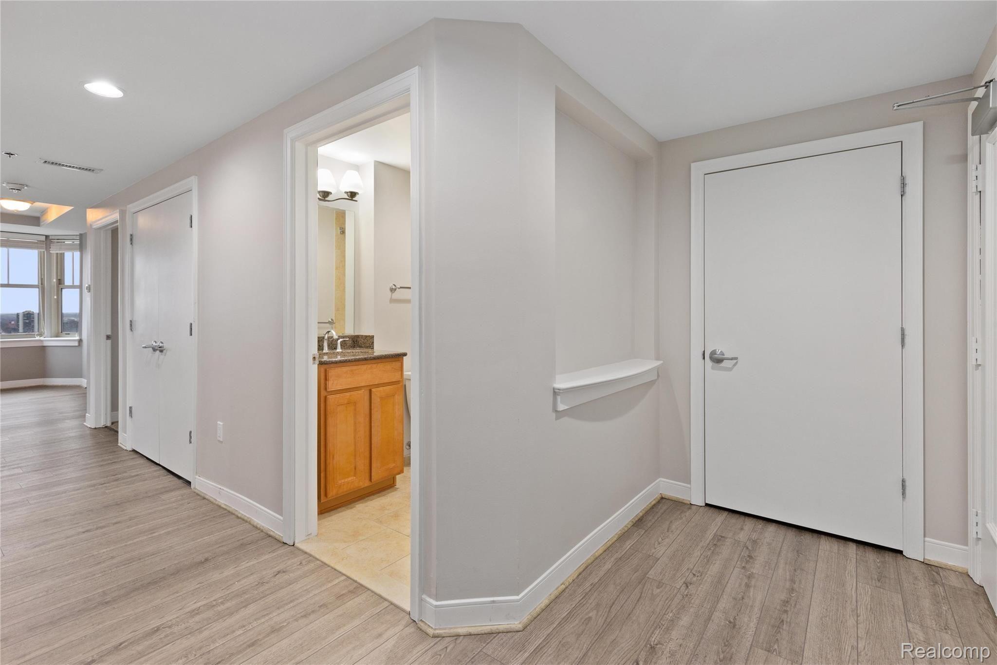 525 W Lafayette Boulevard 16E
