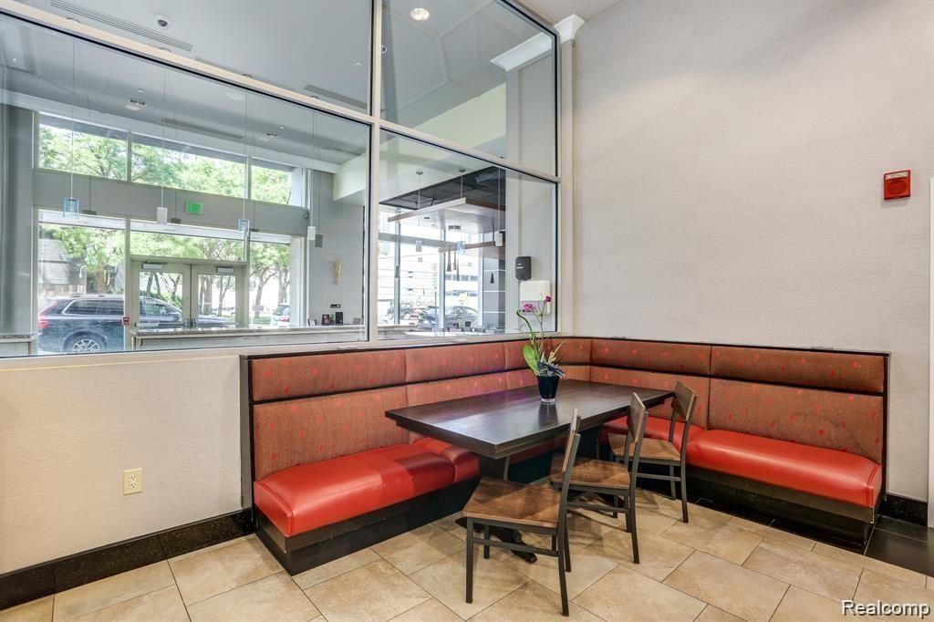 525 W Lafayette Boulevard 16E