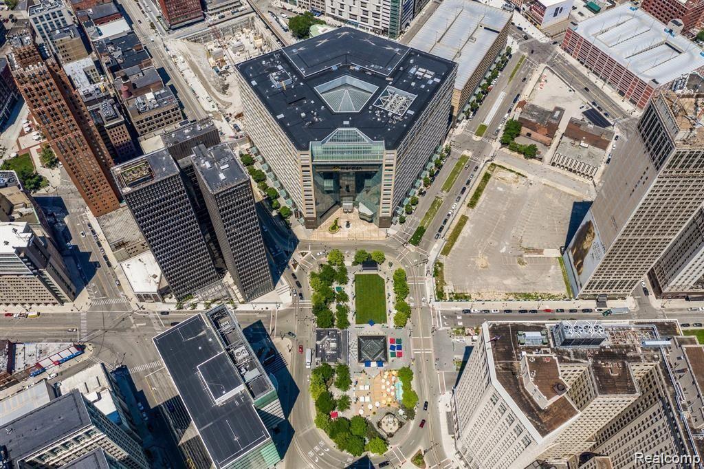 525 W Lafayette Boulevard 16E