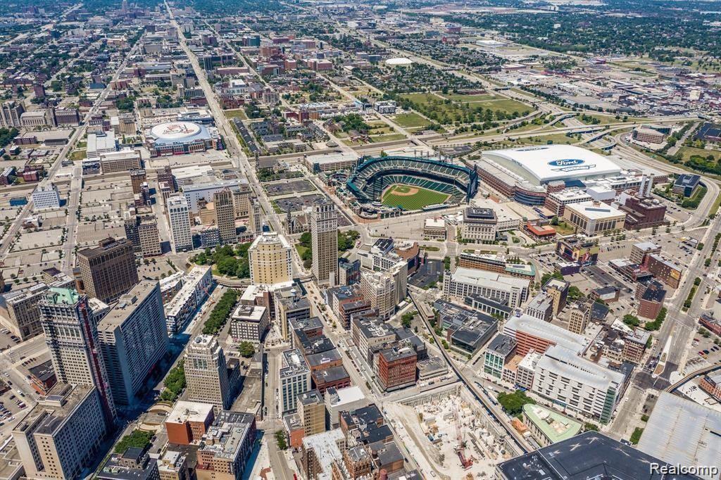 525 W Lafayette Boulevard 16E